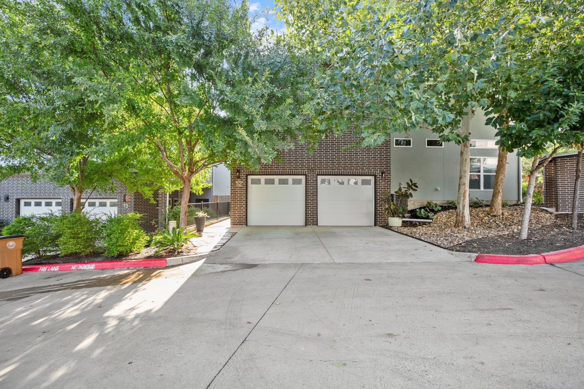 Photo of Listing #2158403