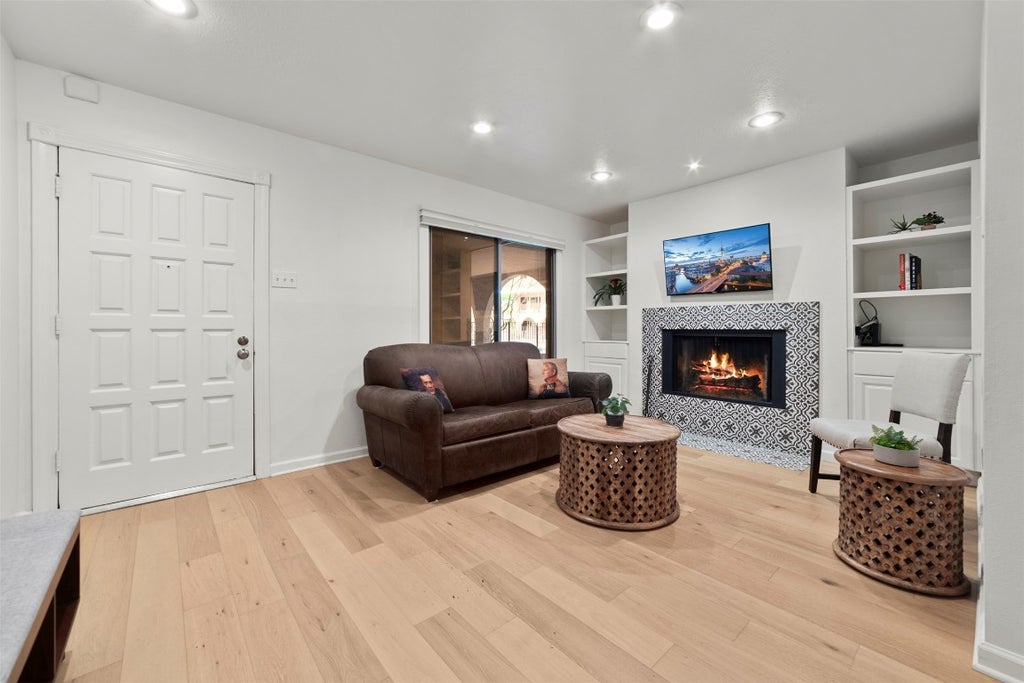 505 W 7th Street 113, Austin