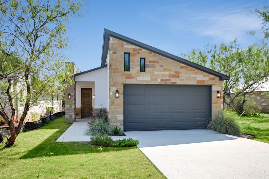 611 Sun Ray, Horseshoe Bay
