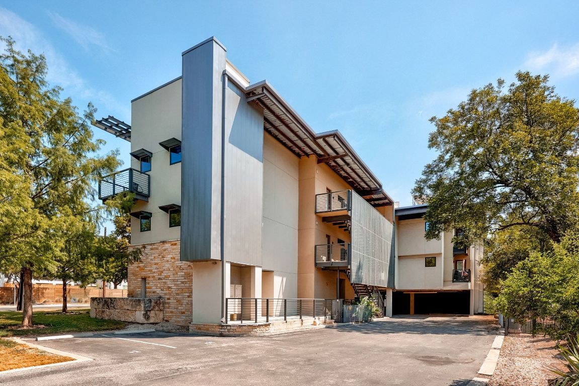 Photo of Listing #9923342