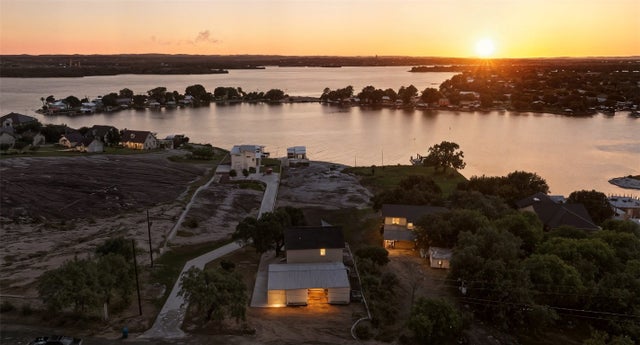 Lake LBJ Real Estate - MLS # 3855918, Residential real estate for Sale in Guerra's Place, MLS Listings # 3855918