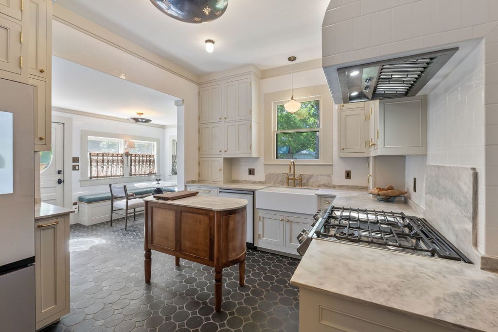 1250 S Main Street, Georgetown