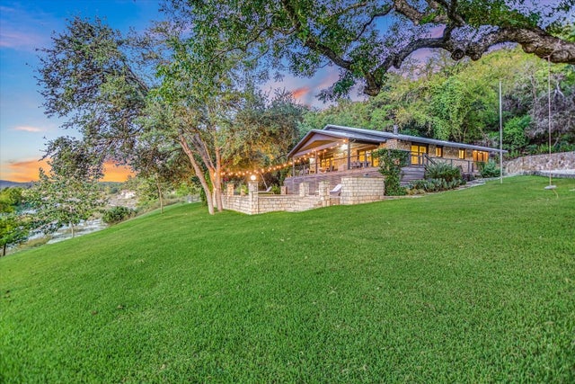 Residential Real Estate for Sale located in the neighborhood of Hidden Valley Estates, on Blanco River in the city of Wimberley, TX