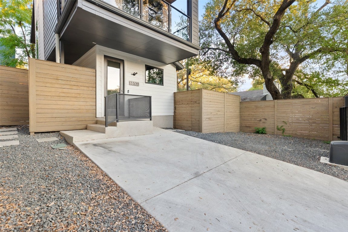 Photo of Listing #7703733