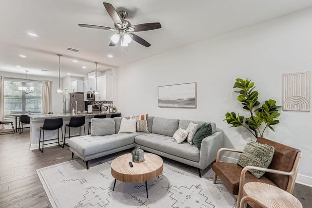 18803 Hogan Circle 14, Point Venture