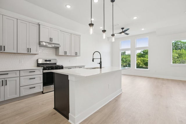 200 W 56th Street 1103, Austin