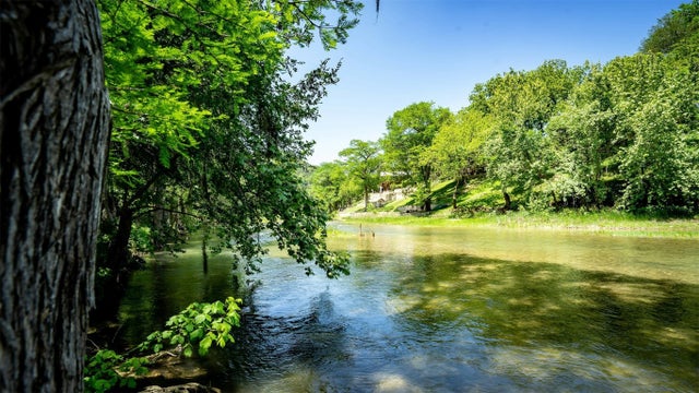 Located on Guadalupe River, Residential for Sale by 1121 Bradstreet St in the Canyon Lake, located in the neighborhood of Bradcliff On The River