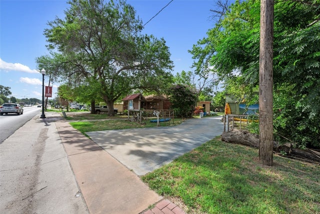 1409 Chestnut Street, Bastrop