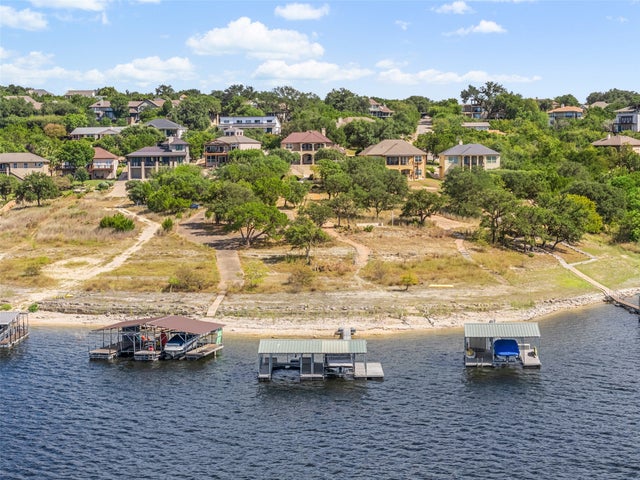316 Lakefront Drive, Point Venture
