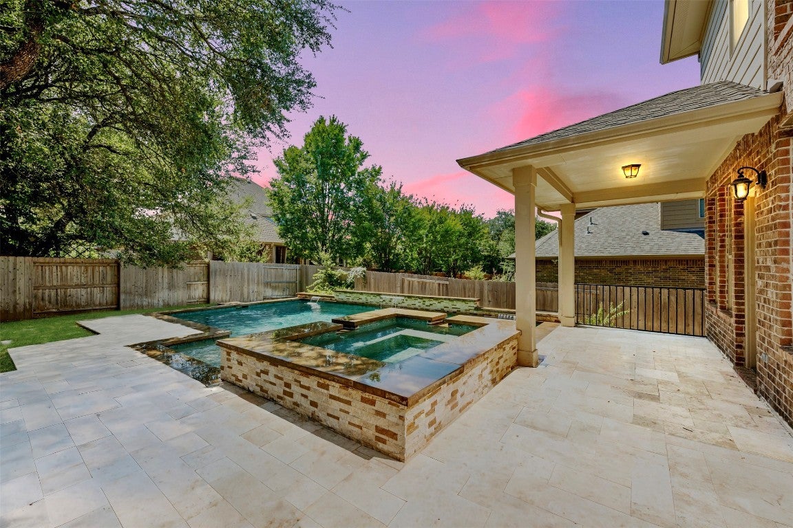 Photo of Listing #1936295