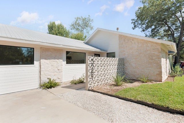 5261 Meadow Creek Drive, Austin