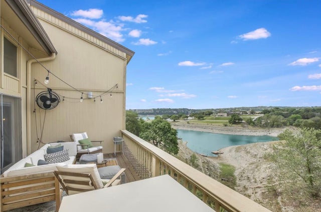 325 Venture Boulevard S, Point Venture