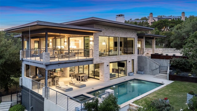 203 Buckeye Trail, West Lake Hills