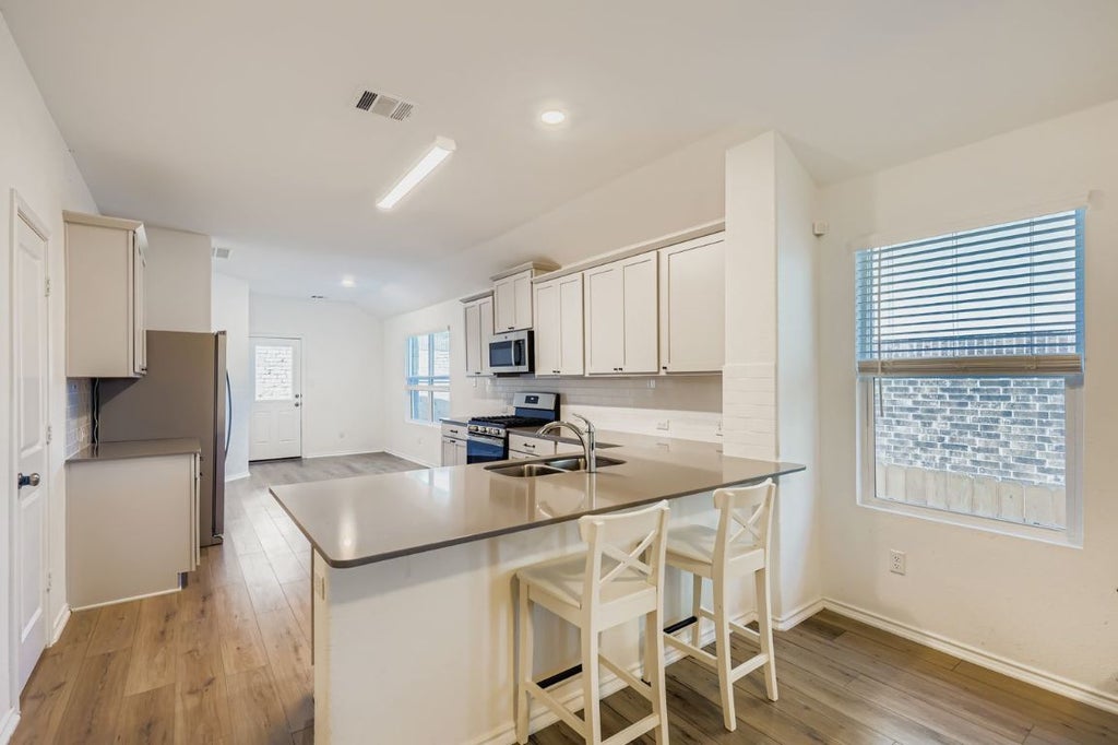 8212 Purple Aster Pass, Lago Vista