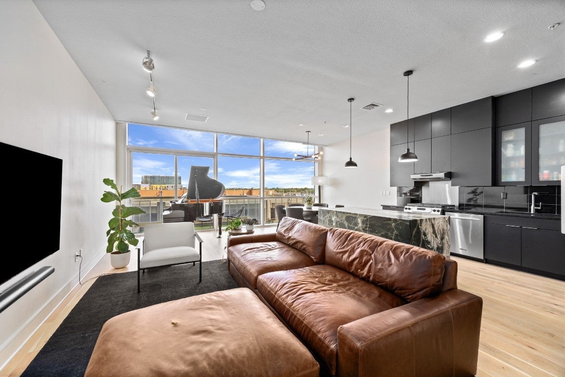 Photo of Listing #4397769