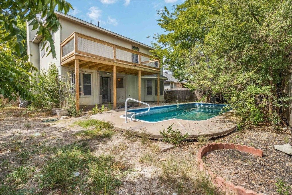 210 Briarstone Drive, Buda