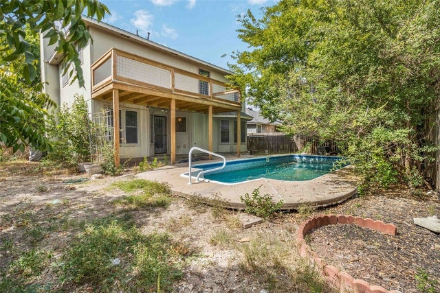 210 Briarstone Drive, Buda