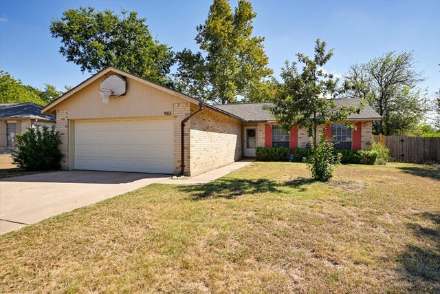 903 Rolling Green Circle, Round Rock