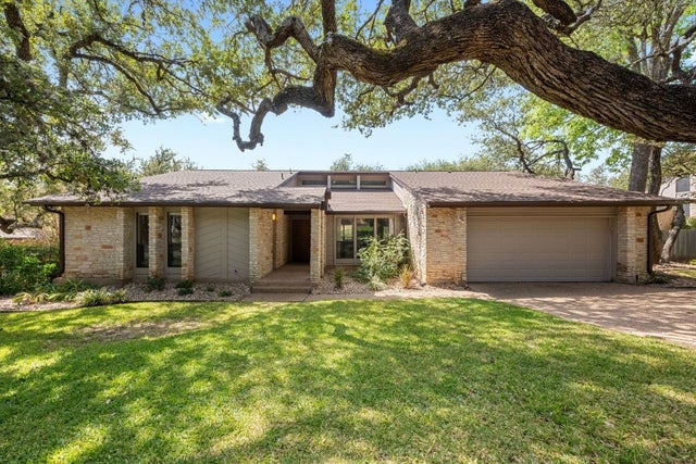 MLS Number 8936495 on  in the city of Austin Homes for Sale by Woods Westlake, the zipcode of 78746-7342