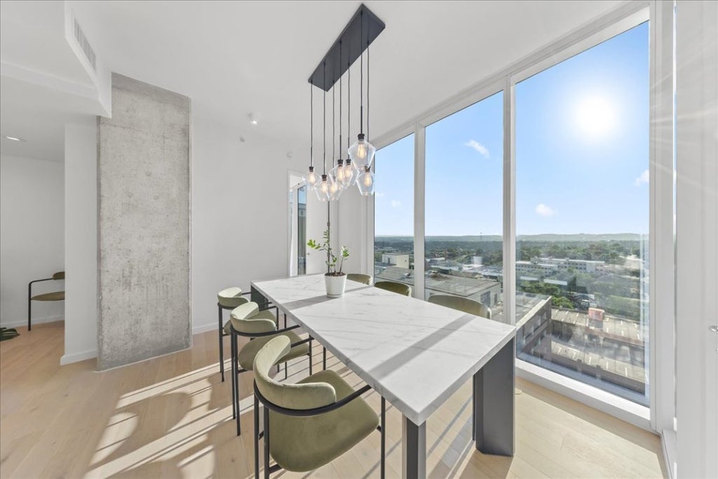 313 W 17th Street 1204, Austin