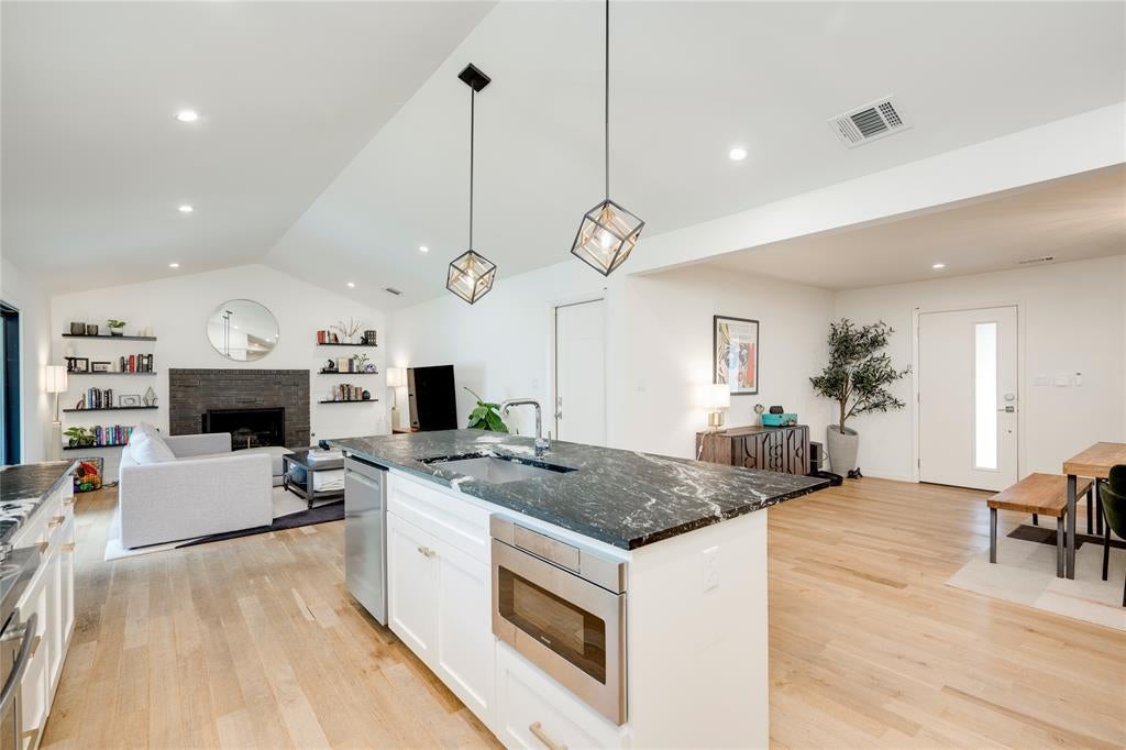 2111 Teakwood Drive, Austin