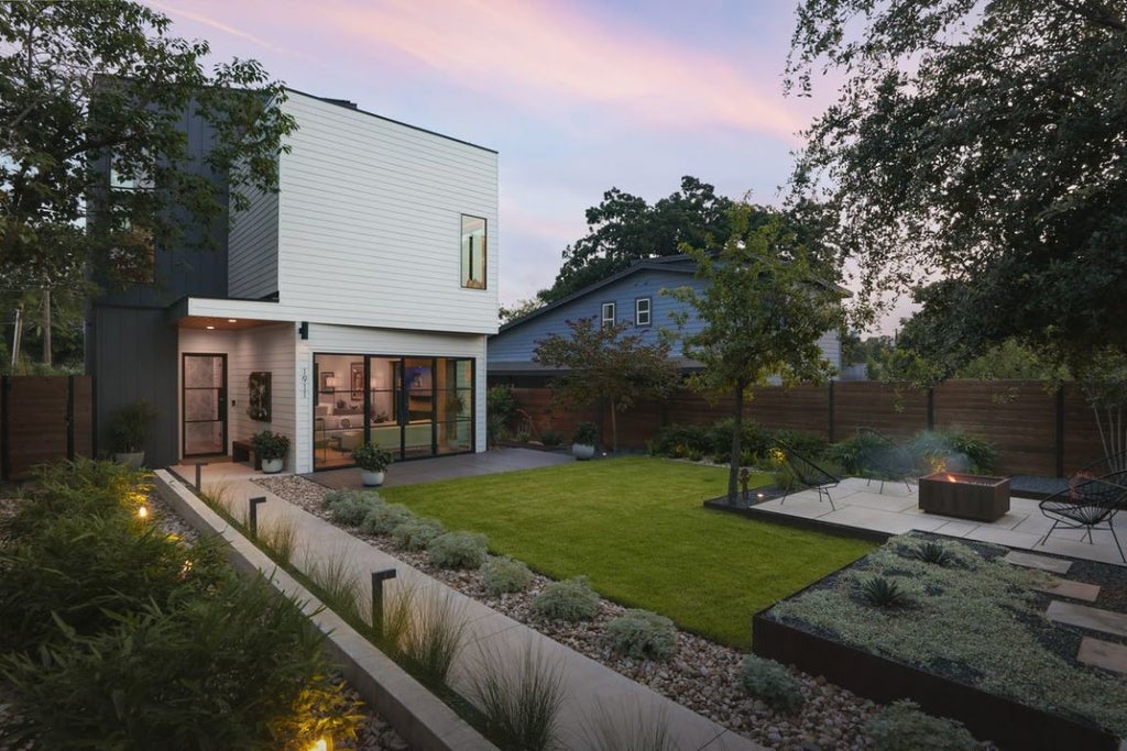 1911 E 10th Street, Austin