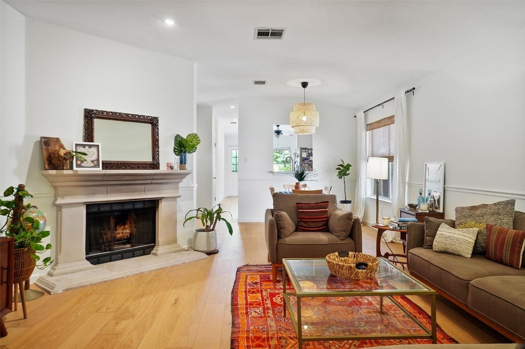 1422 Wheatfall Lane, Austin