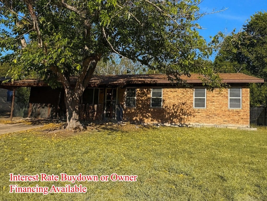 305 Highland Drive, Burnet