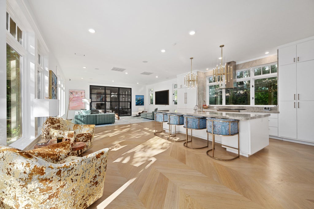 2406 Pemberton Parkway, Austin