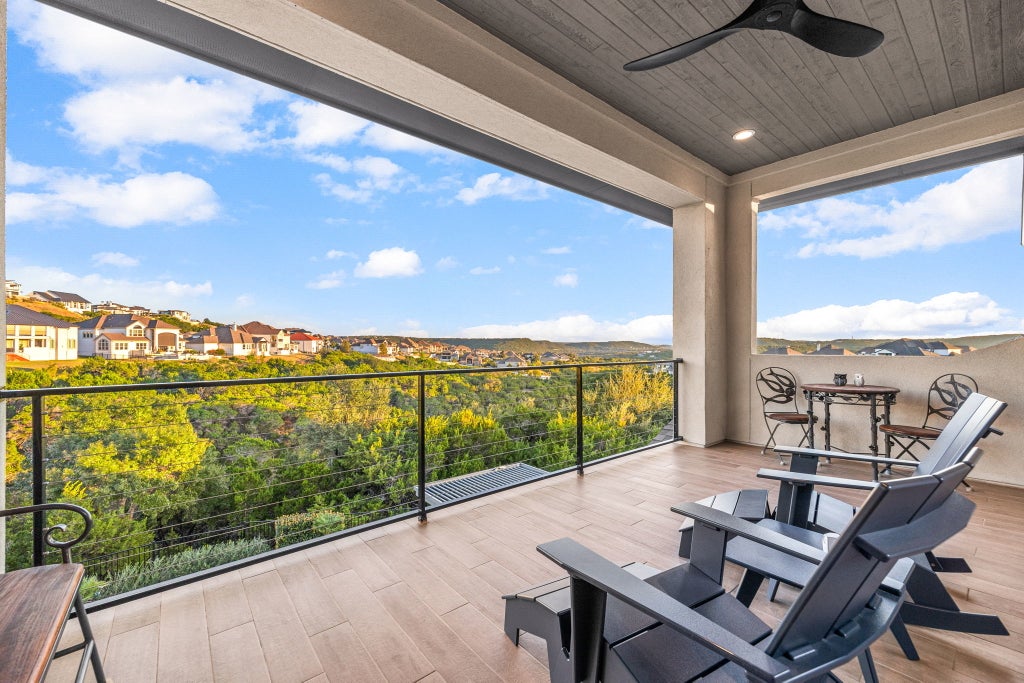 1924 Port Bari Court, Leander