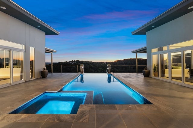 8400 Oveta Street, Jonestown