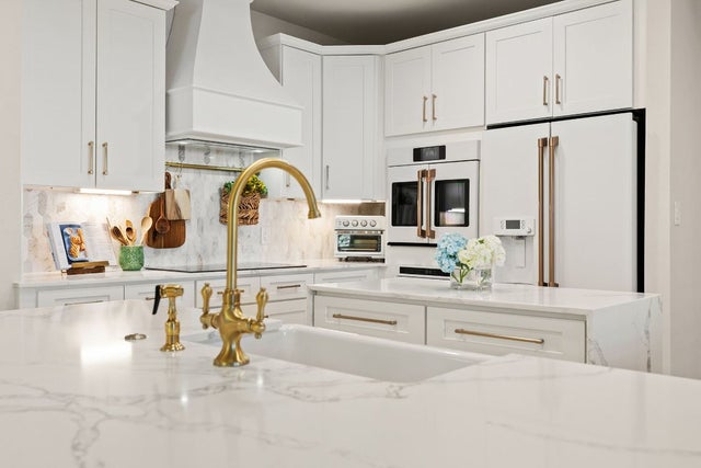 2902 Cedar Crest Circle, Round Rock