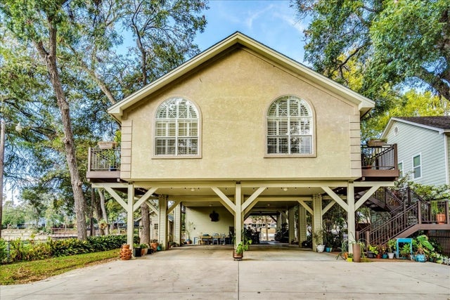 Seguin Homes for Sale on Lake Placid in the Zipcode of 78155