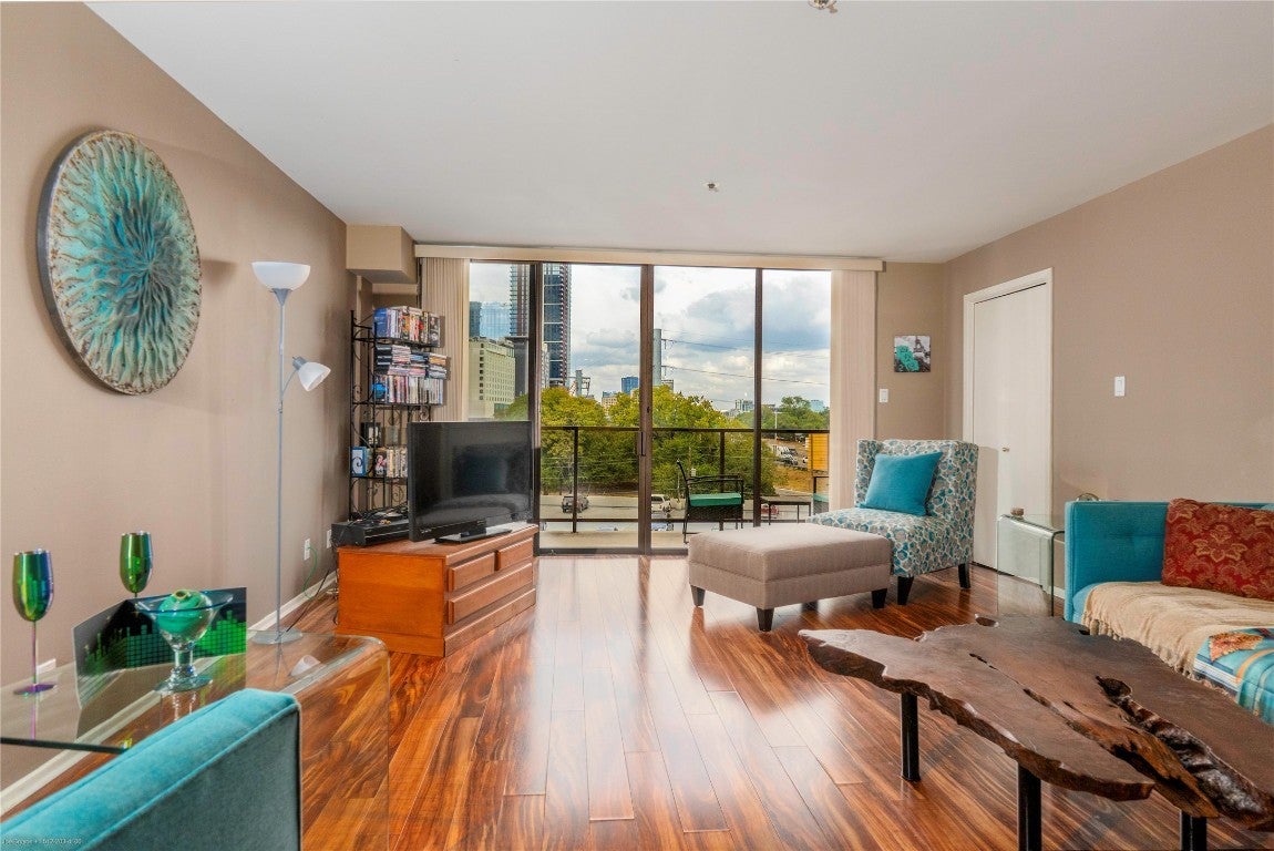 Photo of Listing #4080870