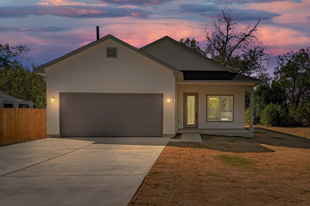 223 W Allen Street, Bartlett