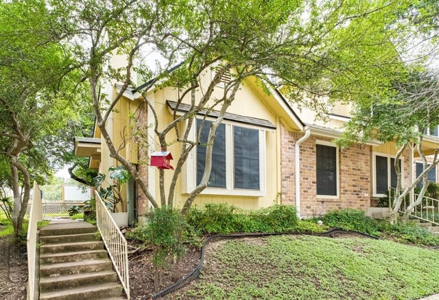 11901 Swearingen Drive 43-i, Austin