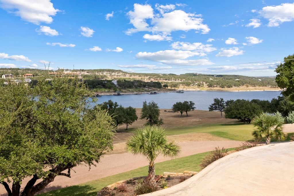 Photo of Listing #9476077