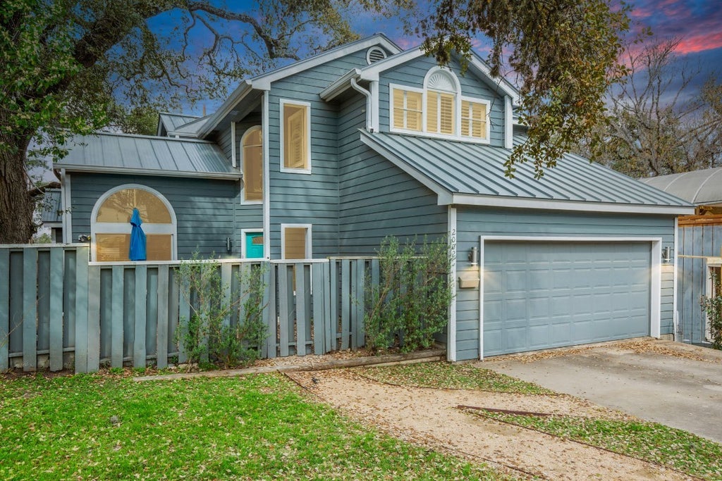 2002 Alta Vista Avenue, Austin