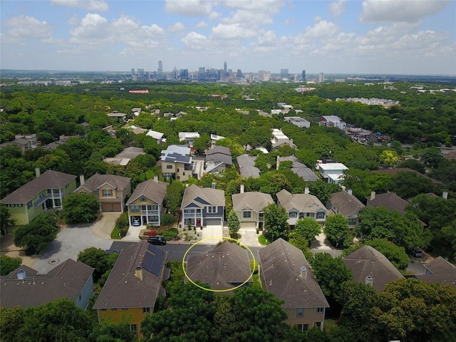 629 Twelve Oaks Lane, Austin