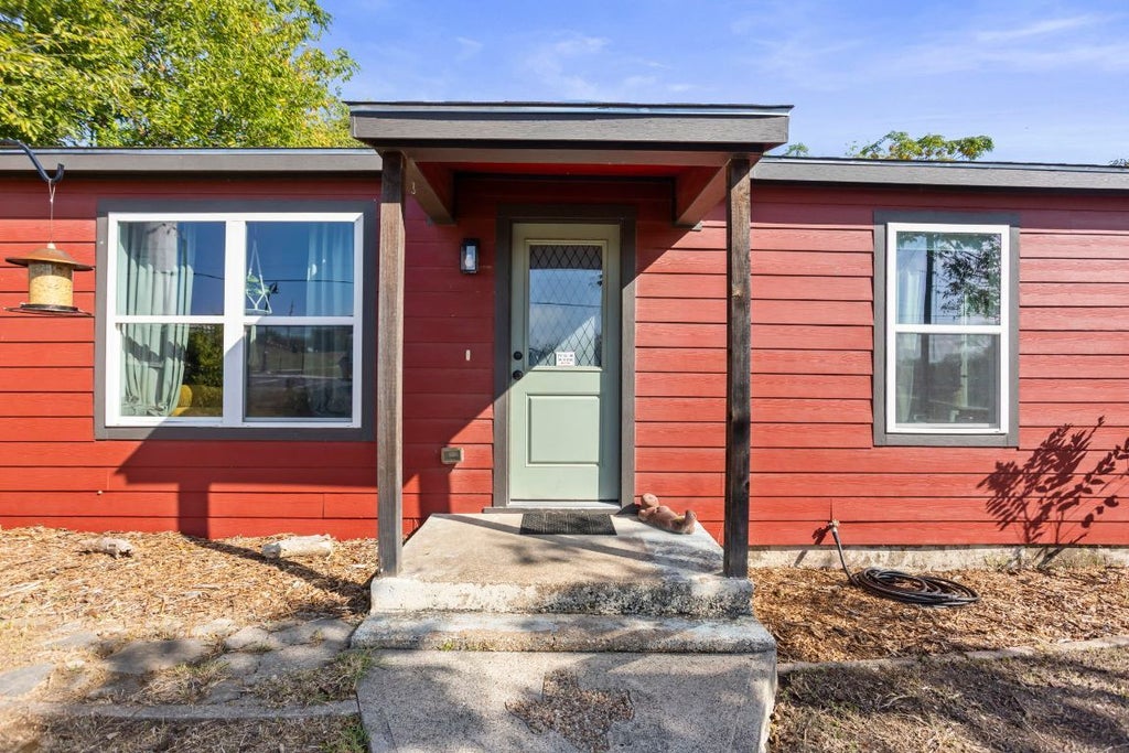 303 W Avenue I Avenue, Belton