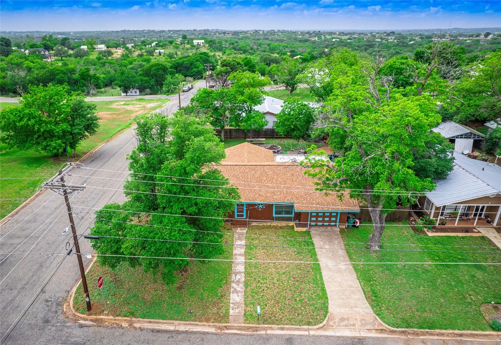 1207 Flag Street, Llano