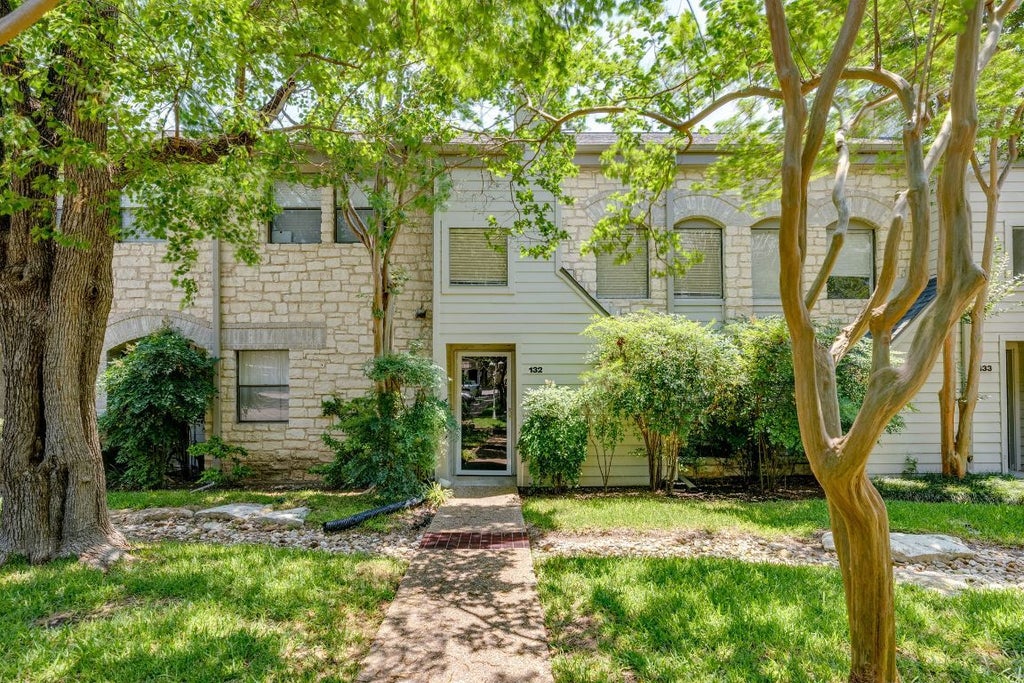 9226 Jollyville Road 132, Austin