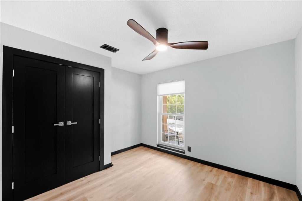 7006 Whispering Creek Drive, Austin