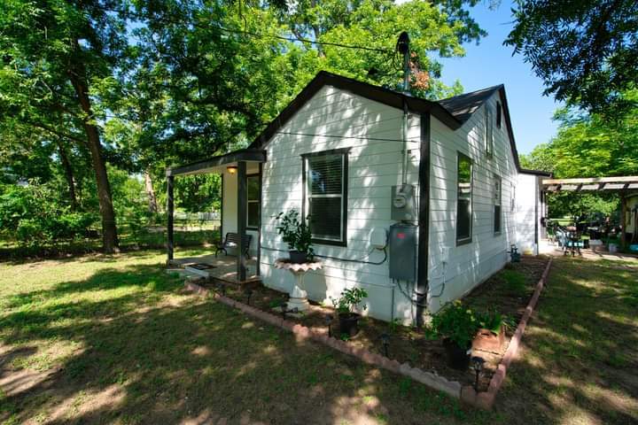 1104 Perry Road, Austin