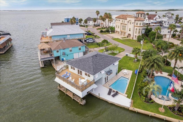 1226 Oahu Drive, Galveston