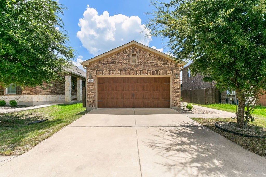 17005 Gibbons Path, Round Rock