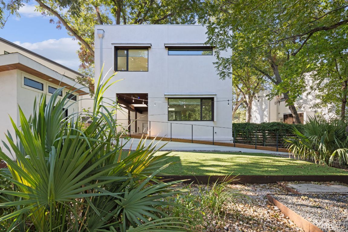 Photo of Listing #6923689