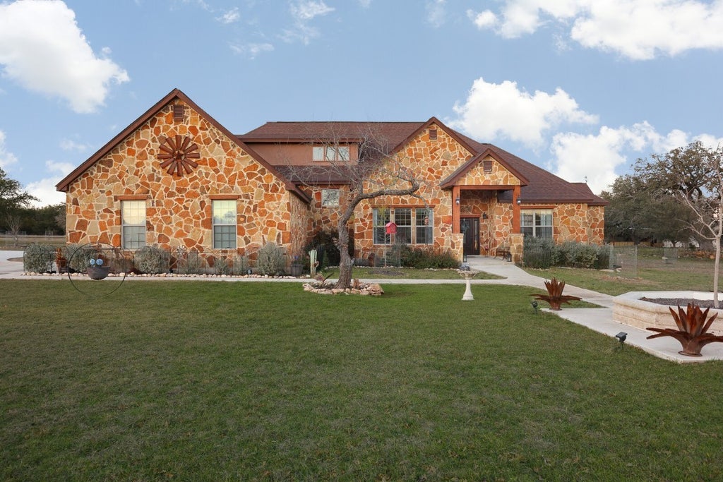 103 Rio Grande Drive, Blanco