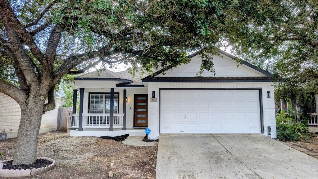 1751 Joy Spring, New Braunfels