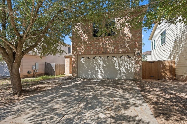 5600 Victory Gallop, Del Valle